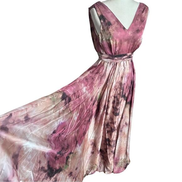 NWTs ModCloth V Neck Silky Pleated Maxi Gown Size XXS - Picture 3 of 6